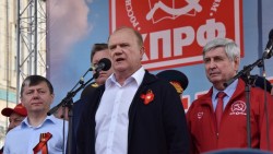 Народ к Победе вёл товарищ Сталин