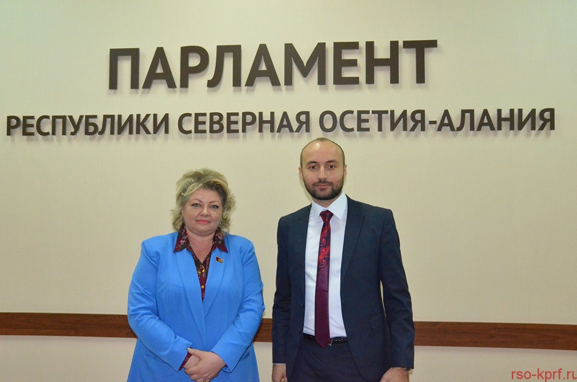 Коммунисты вперед