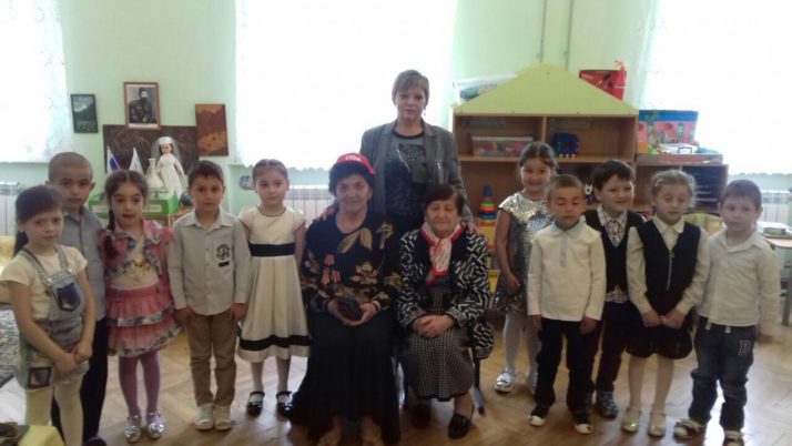 Коммунисты Сталинского отделения посетили детский сад