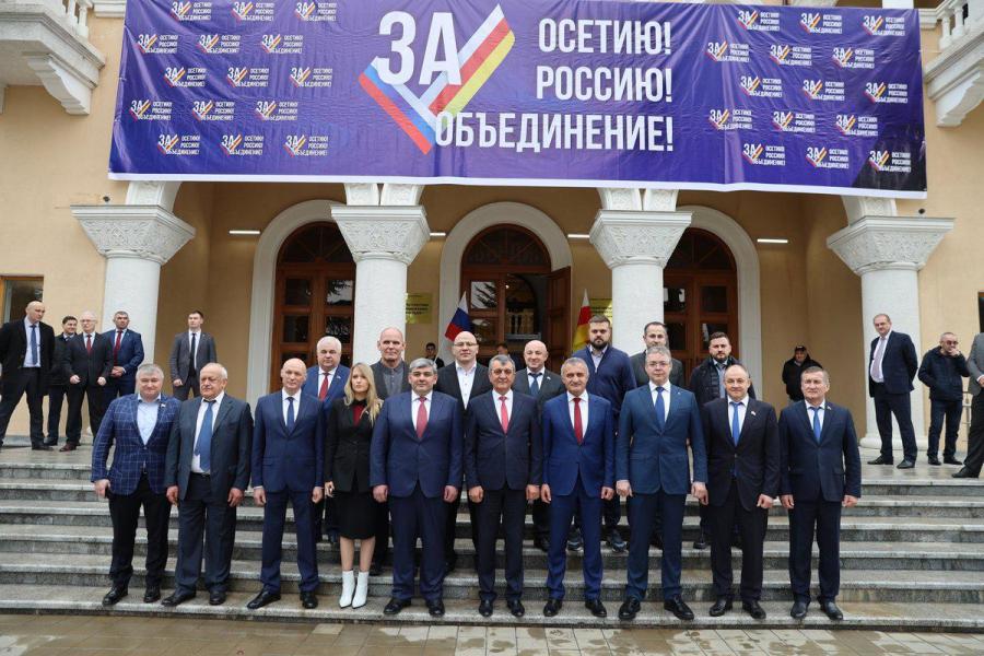 Казбек Тайсаев и Роберт Кочиев прибыли в Южную Осетию для участия в мониторинге выборов