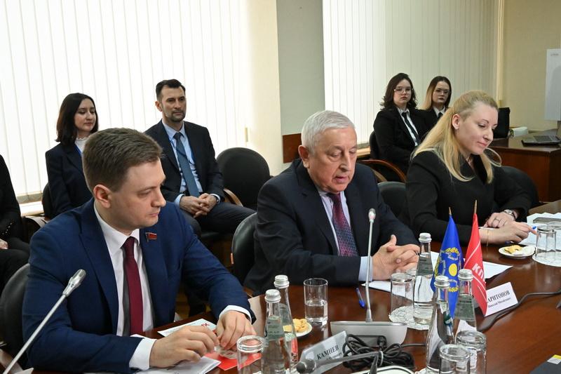 Н.М. Харитонов встретился в Москве с международными наблюдателями от ПА ОДКБ