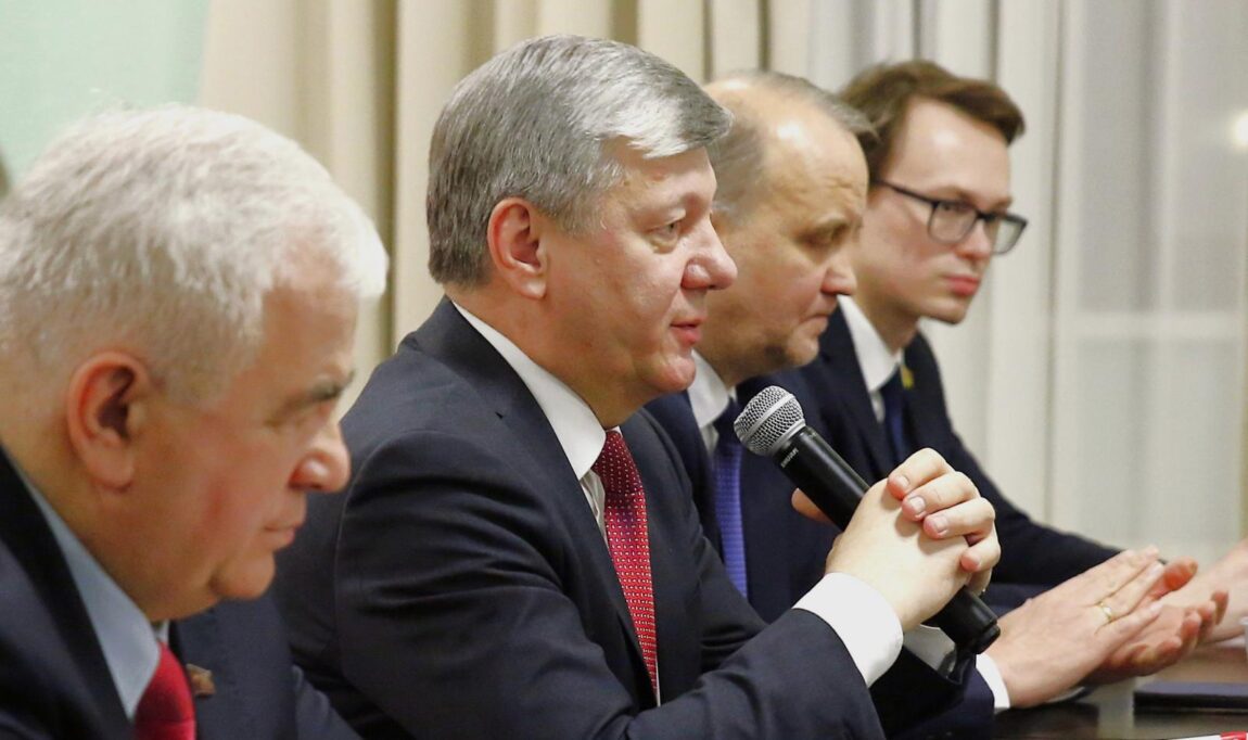 Дмитрий Новиков и Казбек Тайсаев напутствовали выпускников Центра политической учёбы ЦК КПРФ