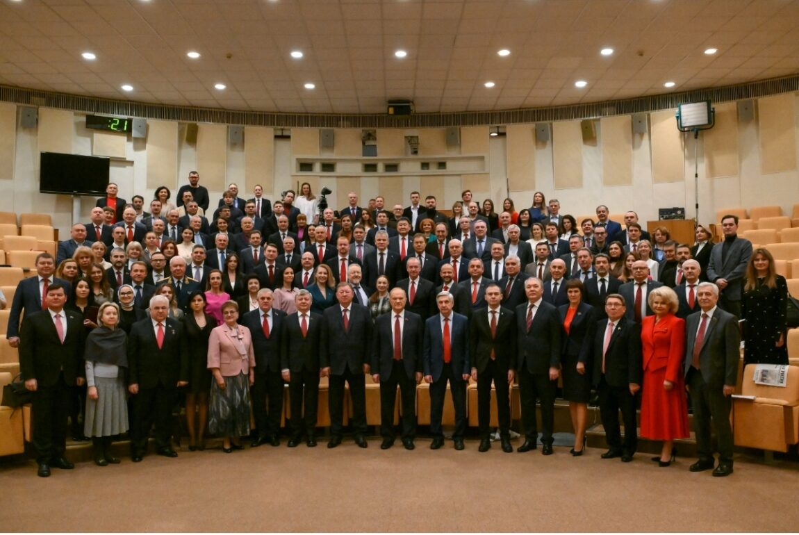 Под председательством Г.А. Зюганова состоялось итоговое в 2025 году заседание фракции КПРФ в Госдуме и секретариата ЦК КПРФ