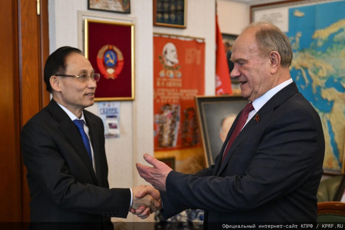 «За дело мира и социализма». Г.А. Зюганов провел встречу с вьетнамской делегацией