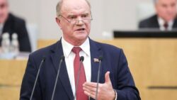 Геннадий Зюганов: “Если не хотим рухнуть, нужно принципиально менять курс”