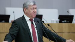 Дмитрий Новиков: “Историческое время для России слишком спрессовано”